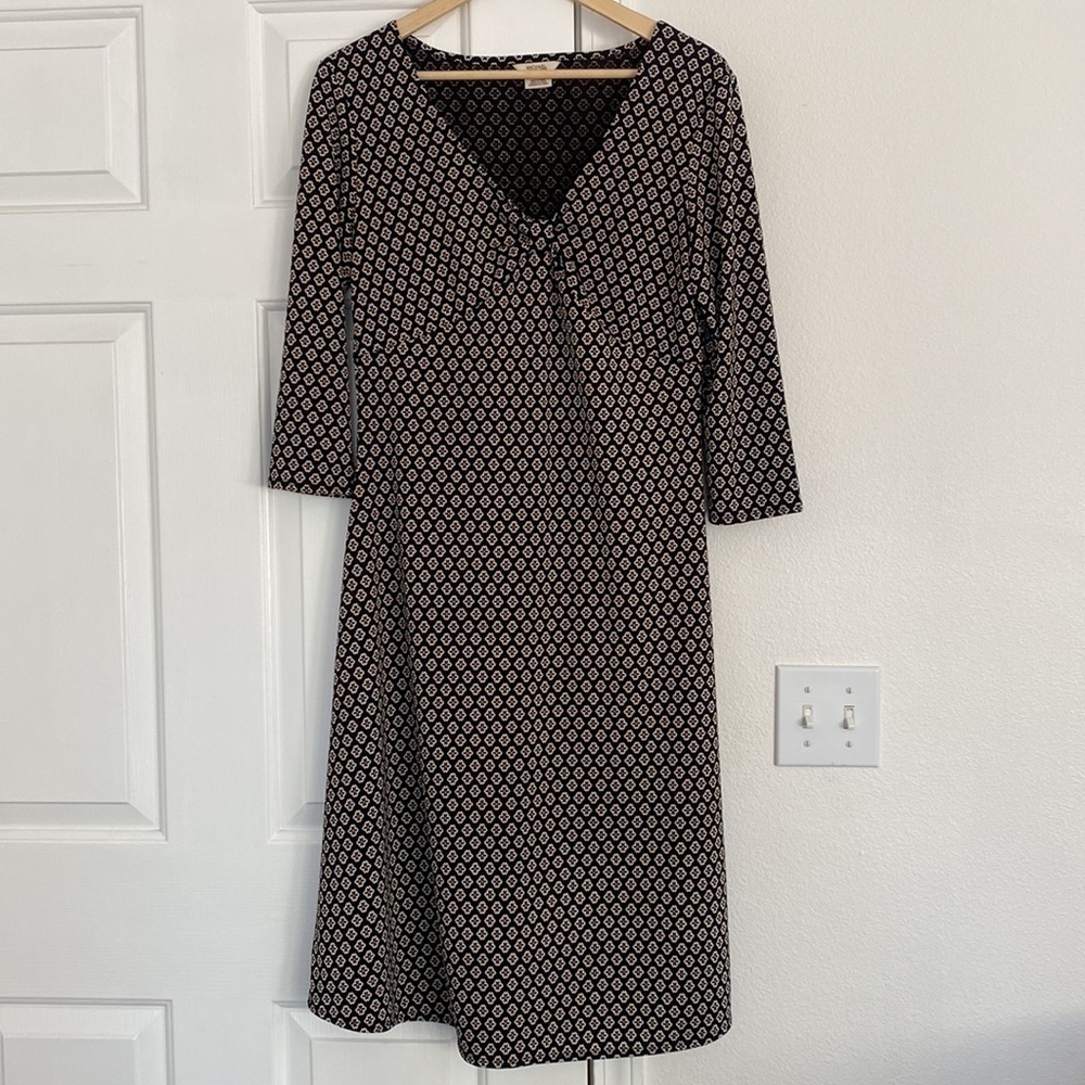 Vintage Michael Kors Daisy midi dress with quarter length sleeves.